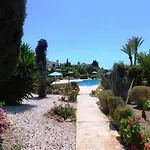 Sea View Apartment, Close To Amenities