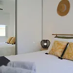 Phaedrus Living: Seaside Luxury Flat Lighthouse 68