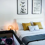 Phaedrus Living Seaview Luxury Flat Lighthouse 53