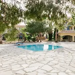 Regina Gardens 2 Bedroom Sea View Flat In Paphos