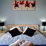 Tedy\'S Townhouse-Margarita Gardens