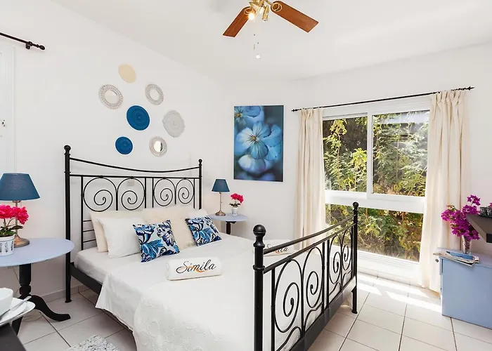 Apartment In Hesperides Gardens