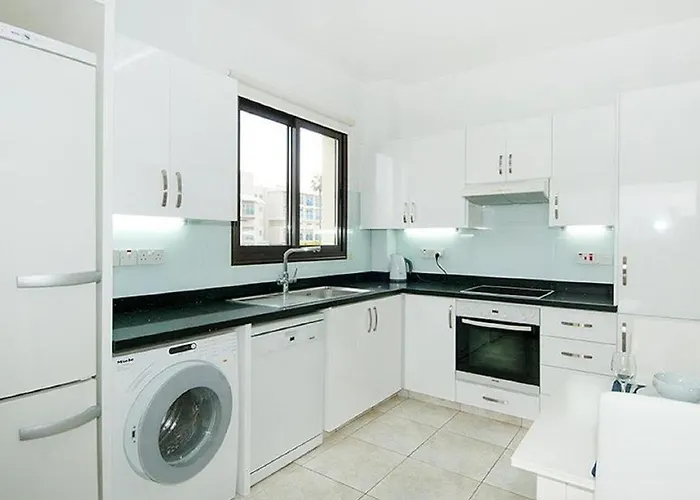 Beautiful 2-Bedroom Apartment - Great Location