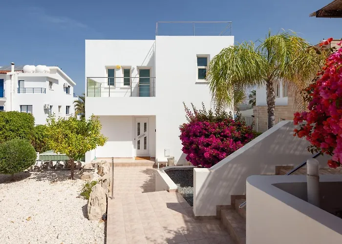 Infinity Luxury 4 Bedroom Villa