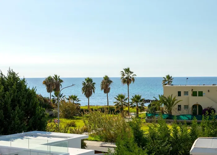 Villa Laurus 6, Walking Distance To The Beach