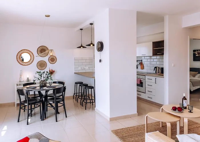 Mia Sirena Lighthouse Apartment Katw Paphos
