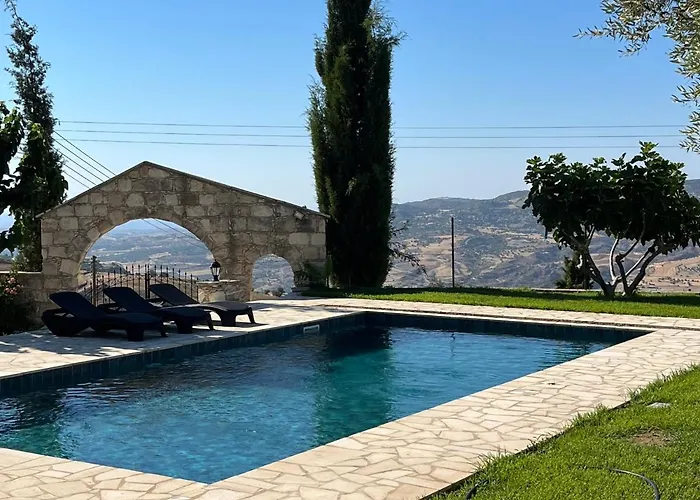 Romanos Villa