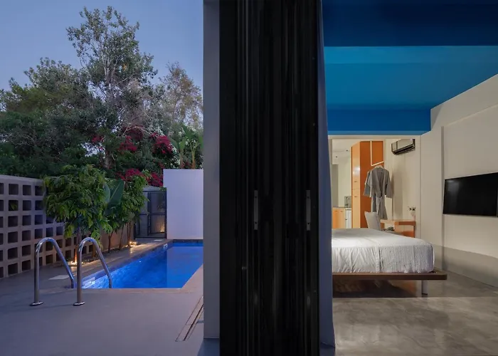 Adrop Pool Suites
