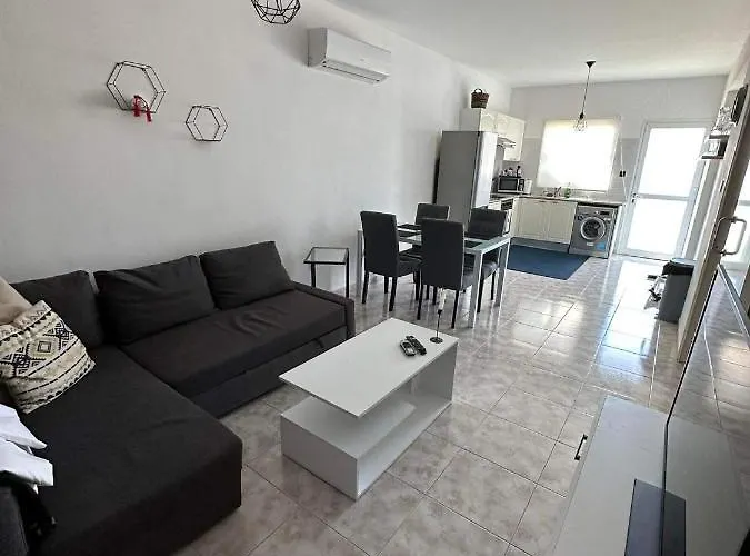 Cozy Paphos Apartment