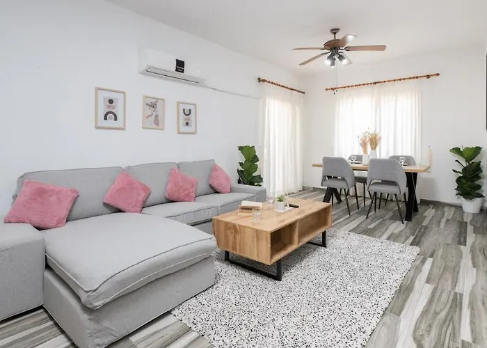 Beautiful Apartment In Harbour Paphos, Central & Close To Beach