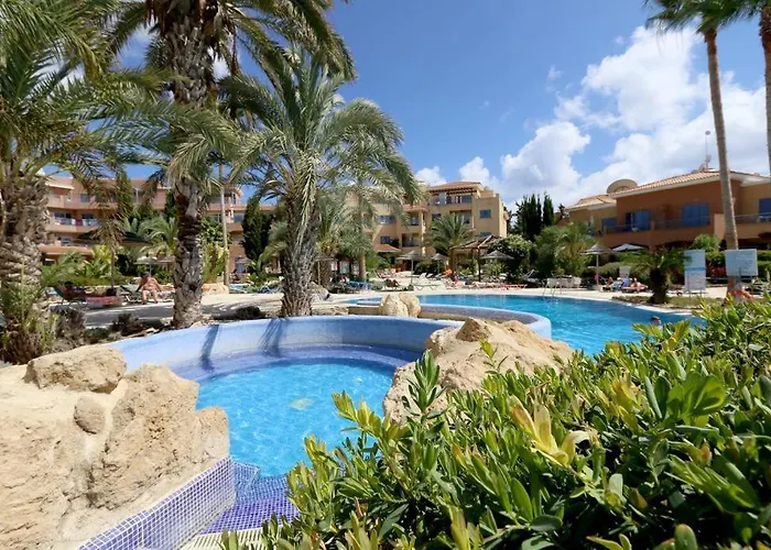 Stylish 1 Bedroom Apartment In Limnaria Gardens