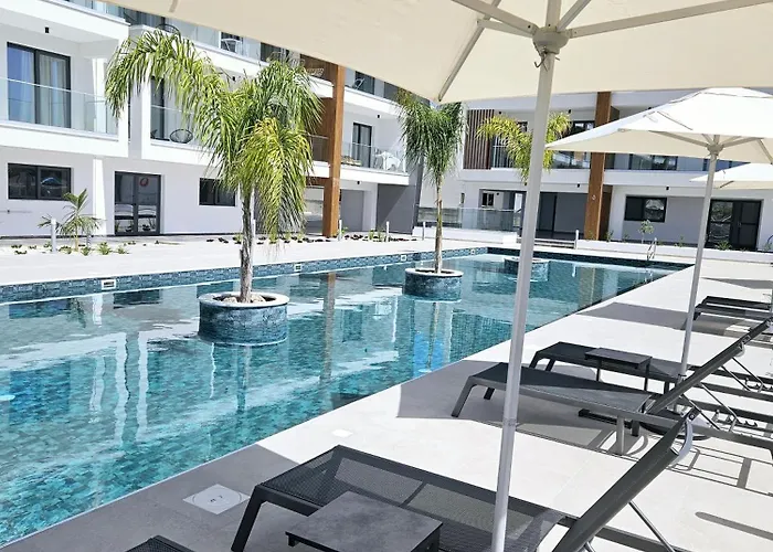 New, Modern Studio, Universal Residences