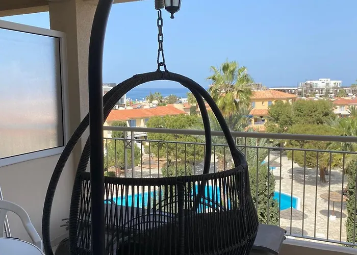 Newly Renovated- Regina Gardens 1, Venus Beach 500 M, Sea&Sunsets View, License Ooo7141