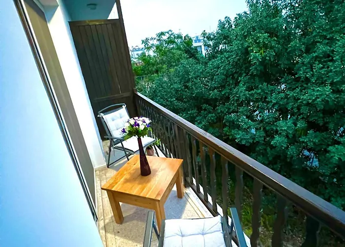 Cosy Sunny One Bedroom Apartment