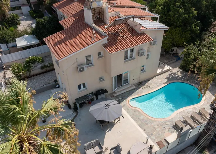 Lighthouse Pool Villa