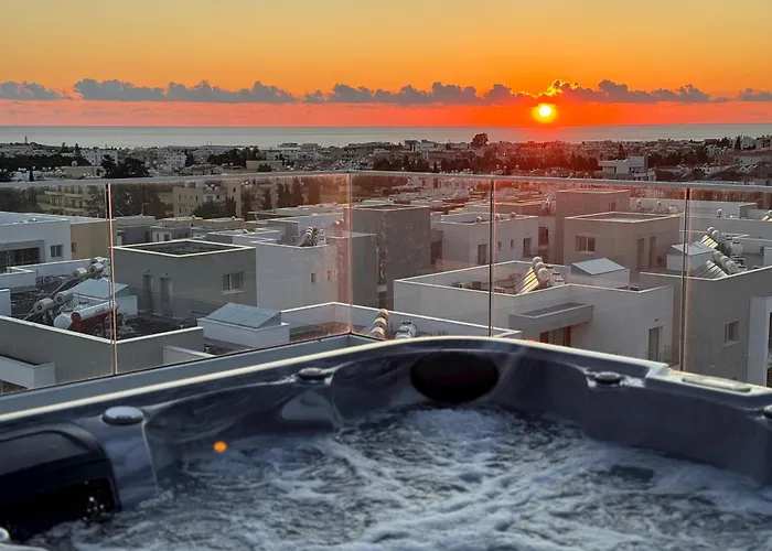 Rooftop Apartment With Jacuzzi