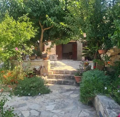 Ivi\'S House Giolou