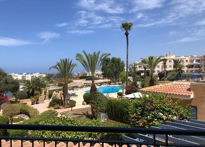 Kings Palace - Stylish 2 Bed Apartment With Sea Views