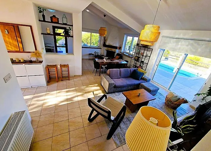 Villa In Kallepia-Luxurious Stay