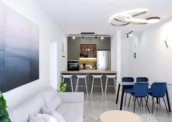 H&O Diamond Complex Sea View Apartment