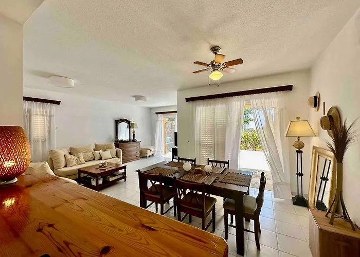 New Cozy Villa Near The Sea!
