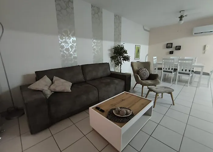Anthea Gardens - Cosy Condo