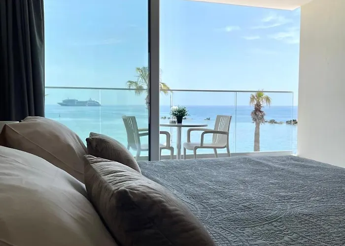 Harbour Lights Studio Apartments