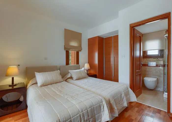 Aphrodite Hills Superior Villas Superior Villa 0135 Air Conditioning 5 Bedrooms Paphos