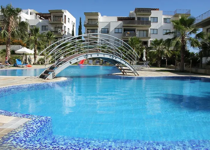 Danaos Pool View