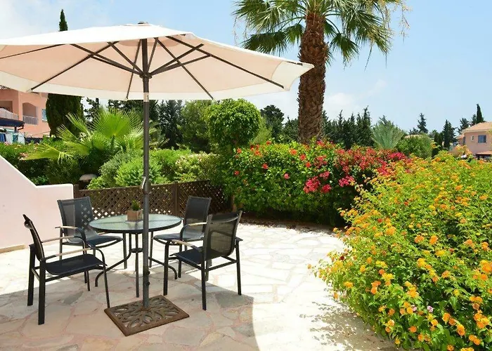 Limnaria Villas Sunny Garden Apartment