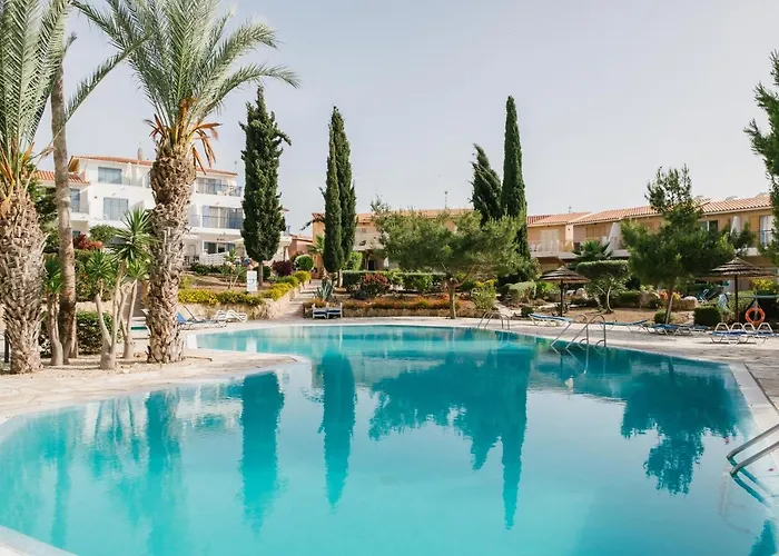 Regina Gardens 2 Bedroom Sea View Flat In Paphos