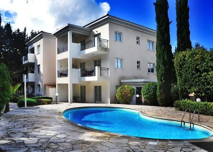 Poolside 2 Bedroom Apt, Paphos Riviera, Universal Area