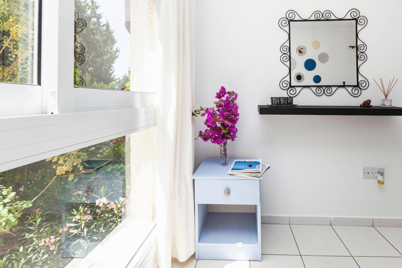 In Hesperides Gardens Apartment *