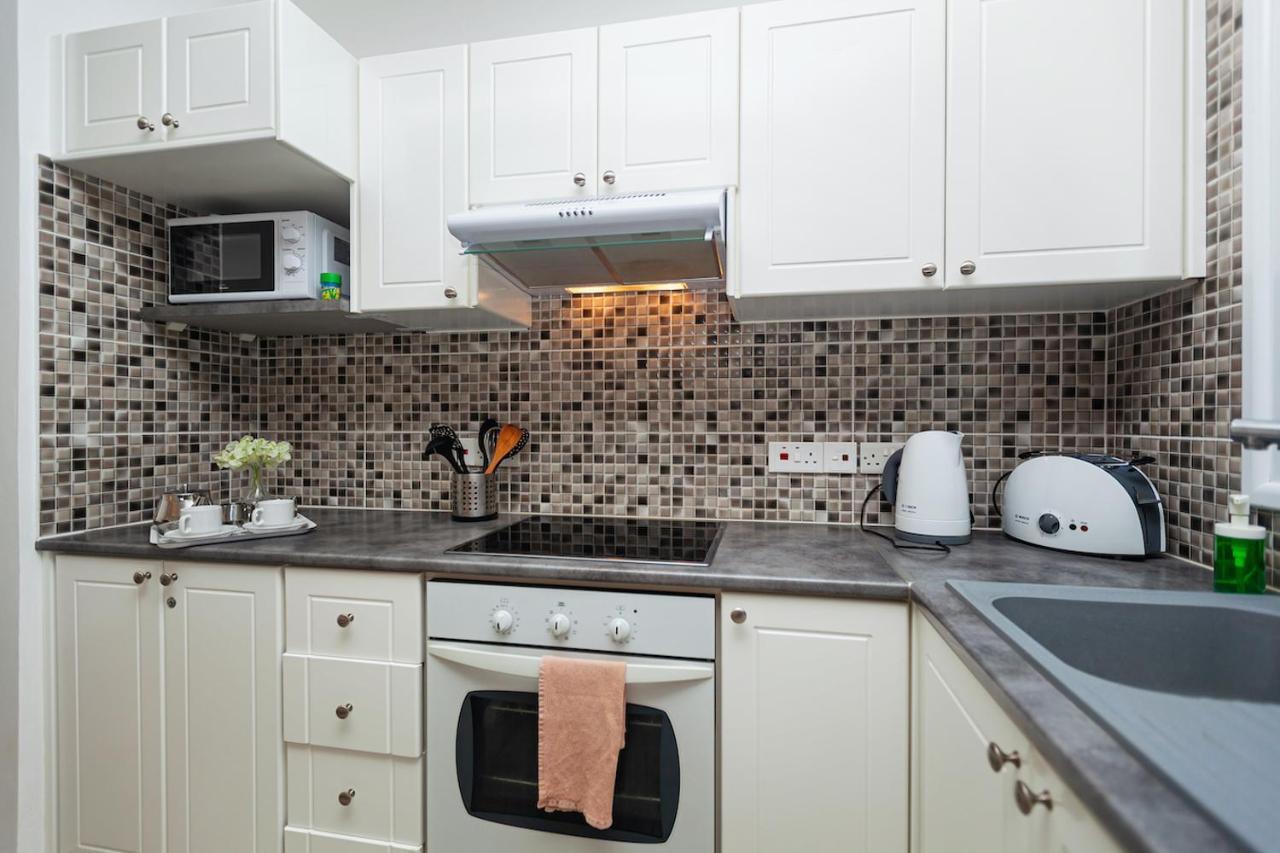 1 Bedroom In Paradise Garden 3 Apartment *