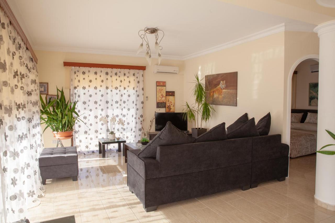 Villa Paradise *
