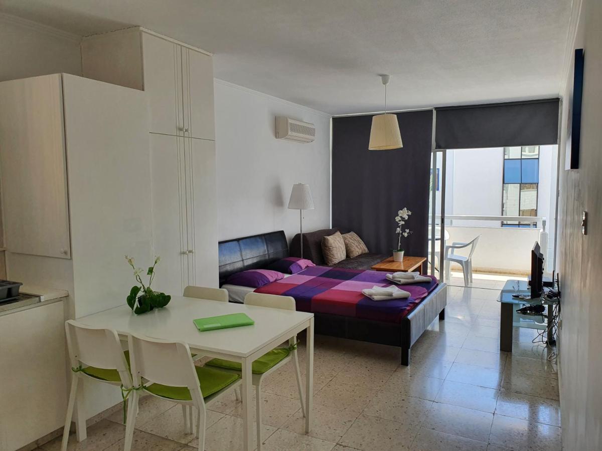 Sea Anemone Apartment