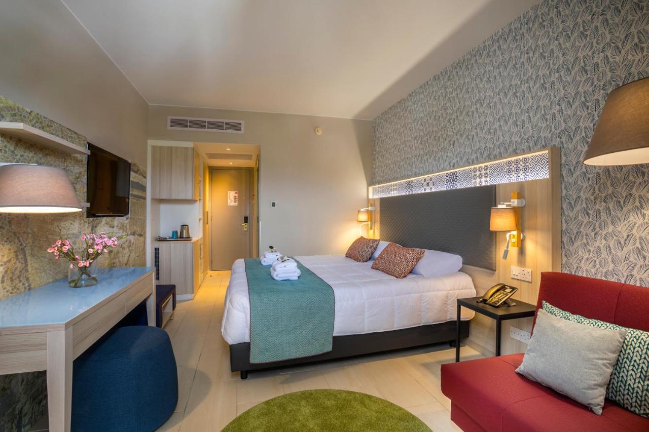 Leonardo Laura & Splash Resort Klorakas