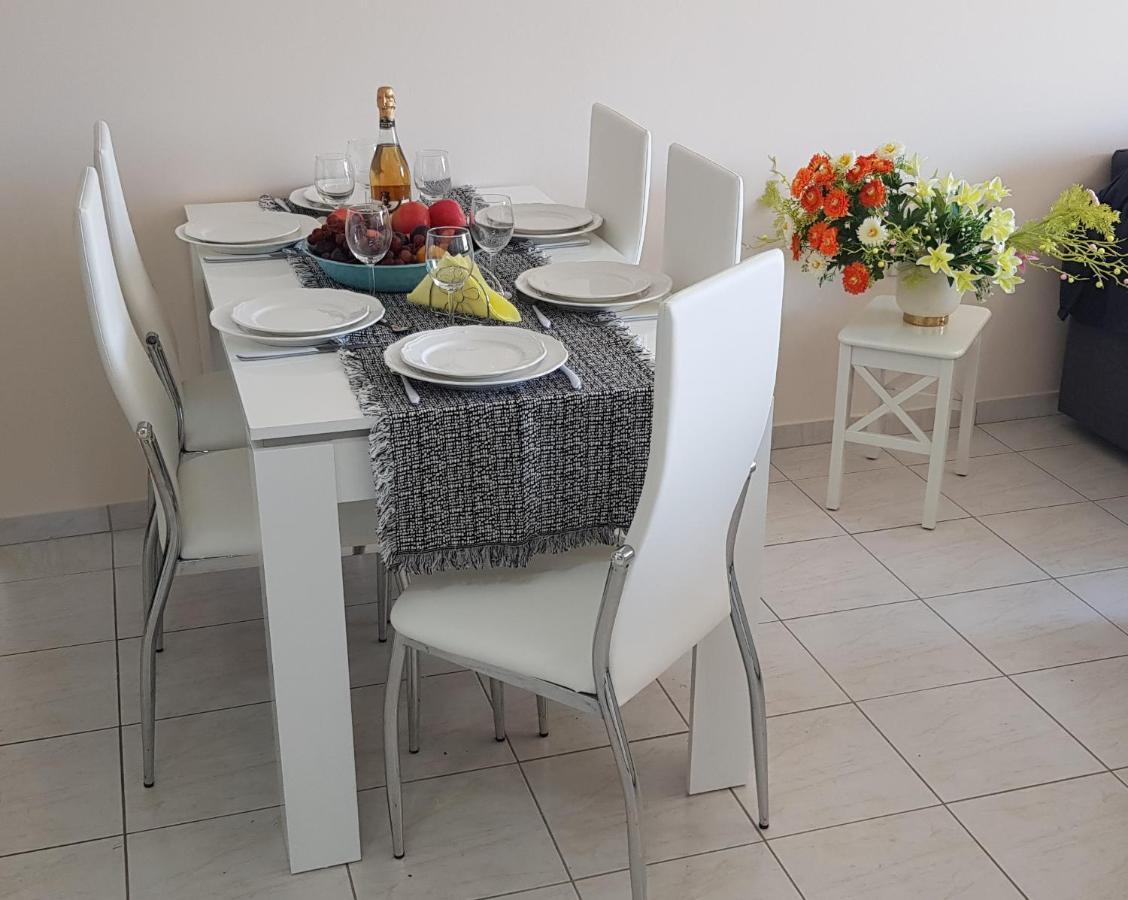 Sunny View - A Stunning With Private Rooftop Ferienpark Paphos