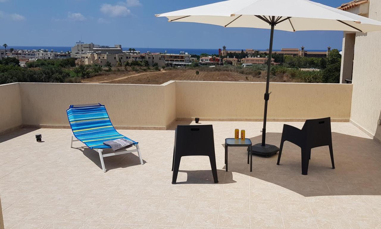 Sunny View - A Stunning With Private Rooftop Ferienpark Paphos