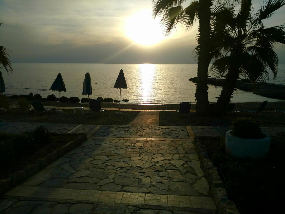 Faros Beach B101 Apartment Kato Paphos
