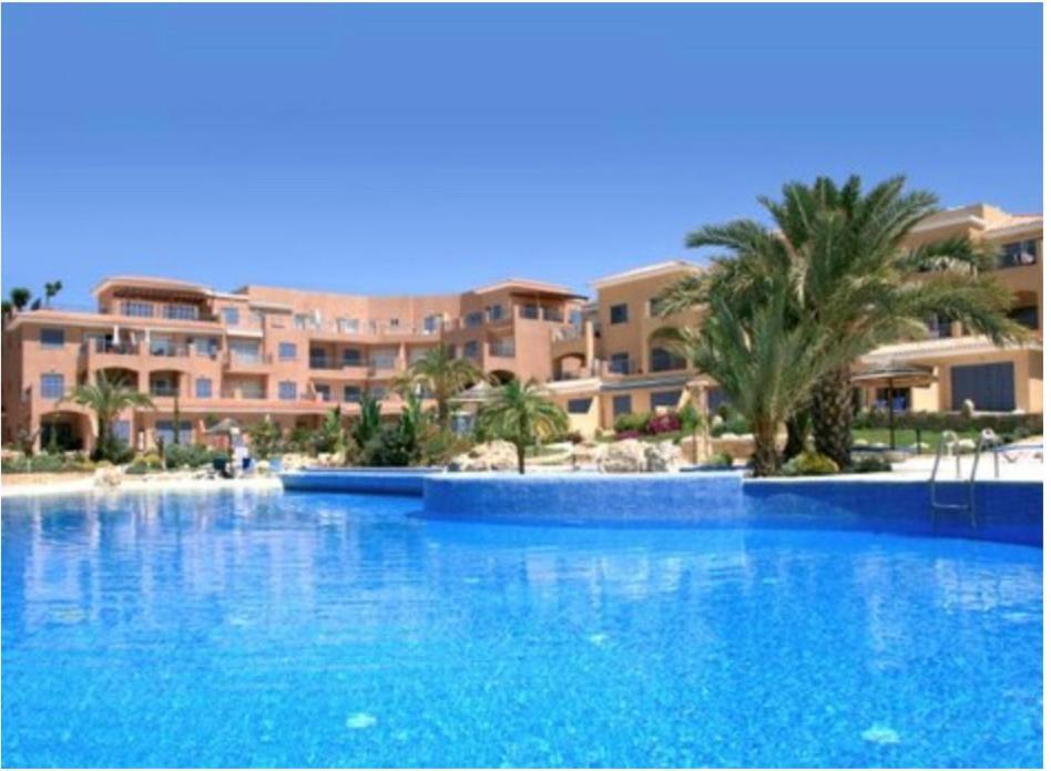 Comfortable 2 Bedroom In Popular Limnaria Gardens Apartment *