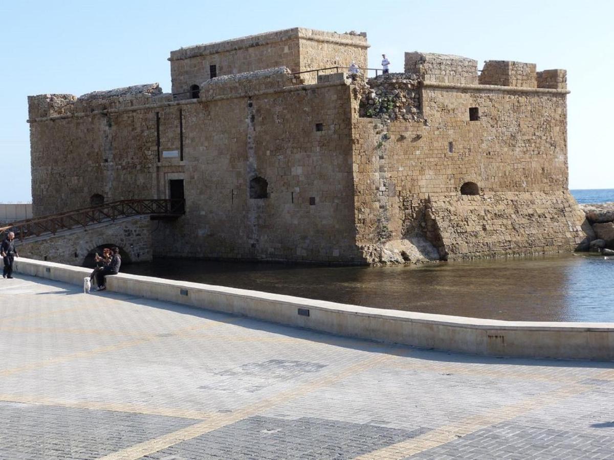 Maya's - Complimentary Airport Transport * Paphos