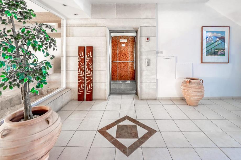 207 Kings Palace Seaview *
