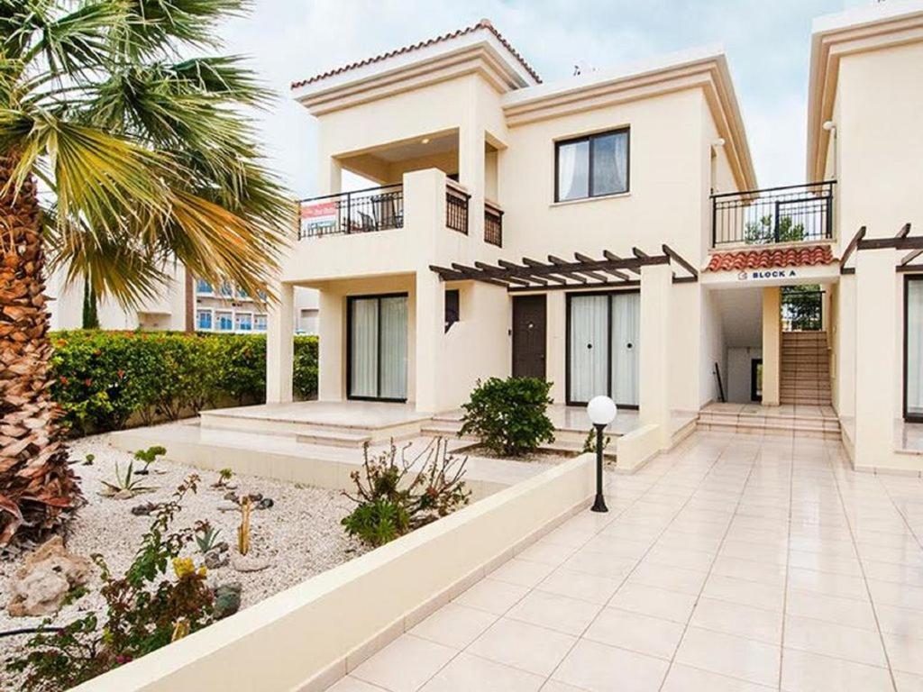 Beautiful 2-Bedroom Apartment - Great Location *