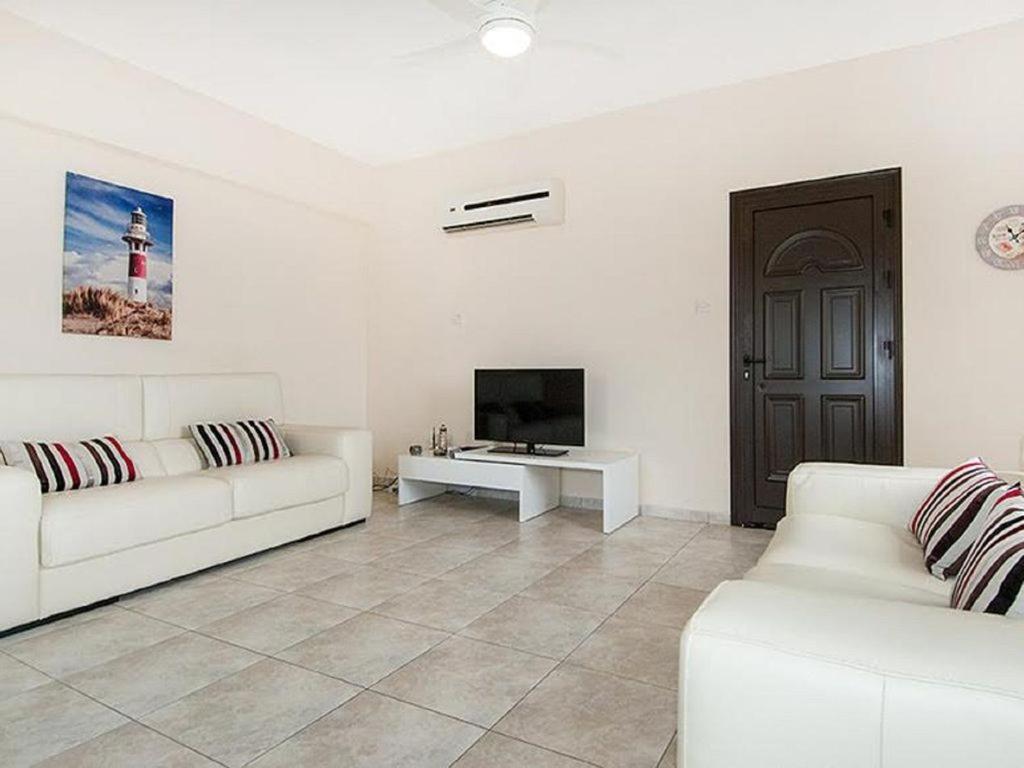 Beautiful 2-Bedroom Apartment - Great Location Apartment