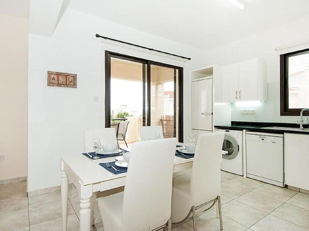 Beautiful 2-Bedroom Apartment - Great Location * Paphos