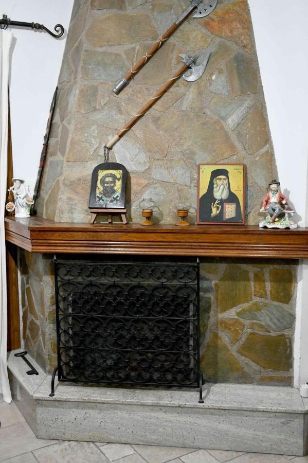 Lasa Black Rock Villa *