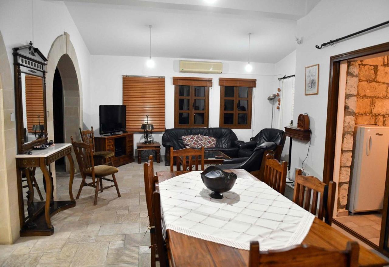Villa Lasa Black Rock Paphos