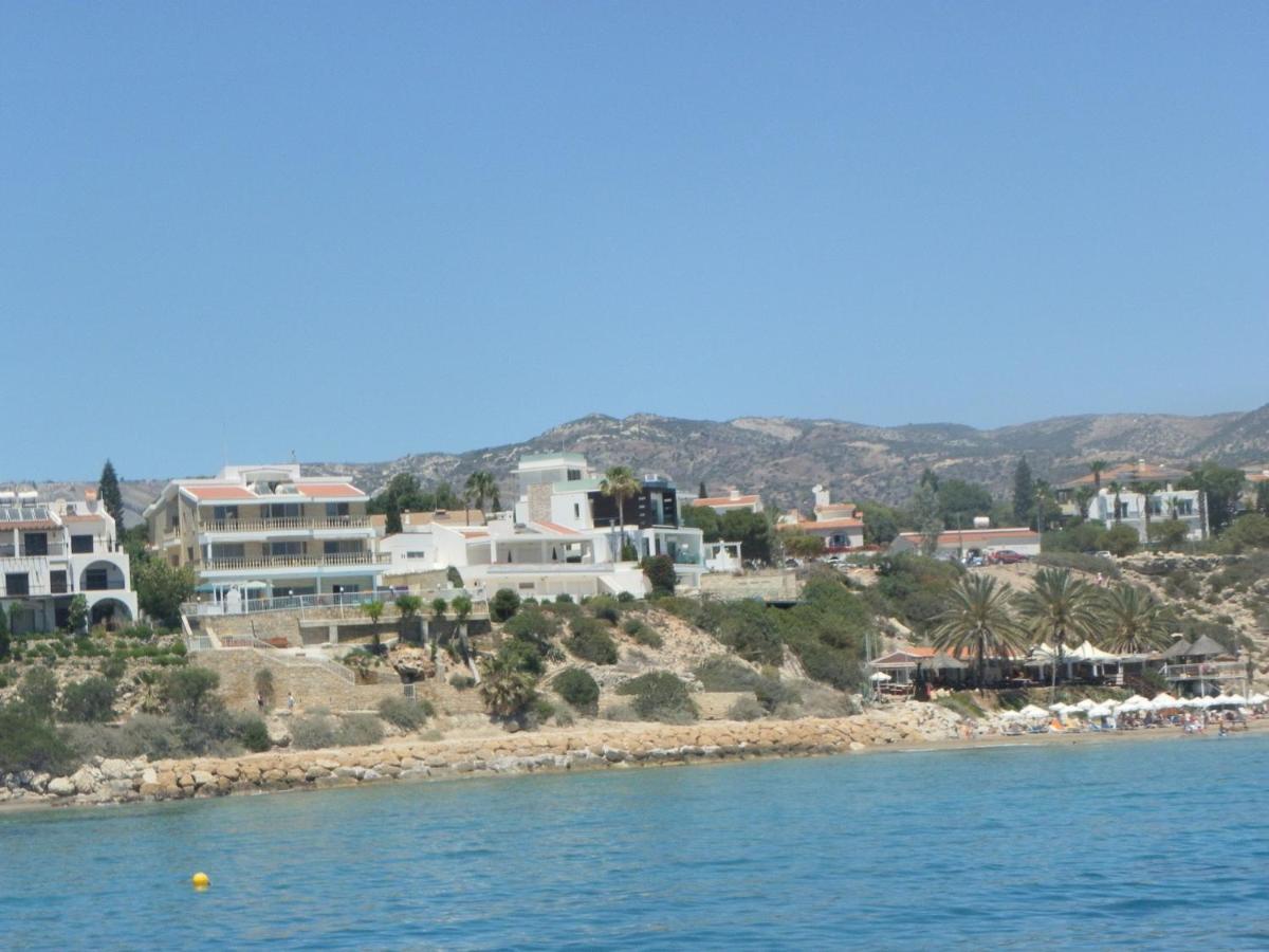 First Floor, 2 Bedroom F102, Pool View & Free Wifi Paphos