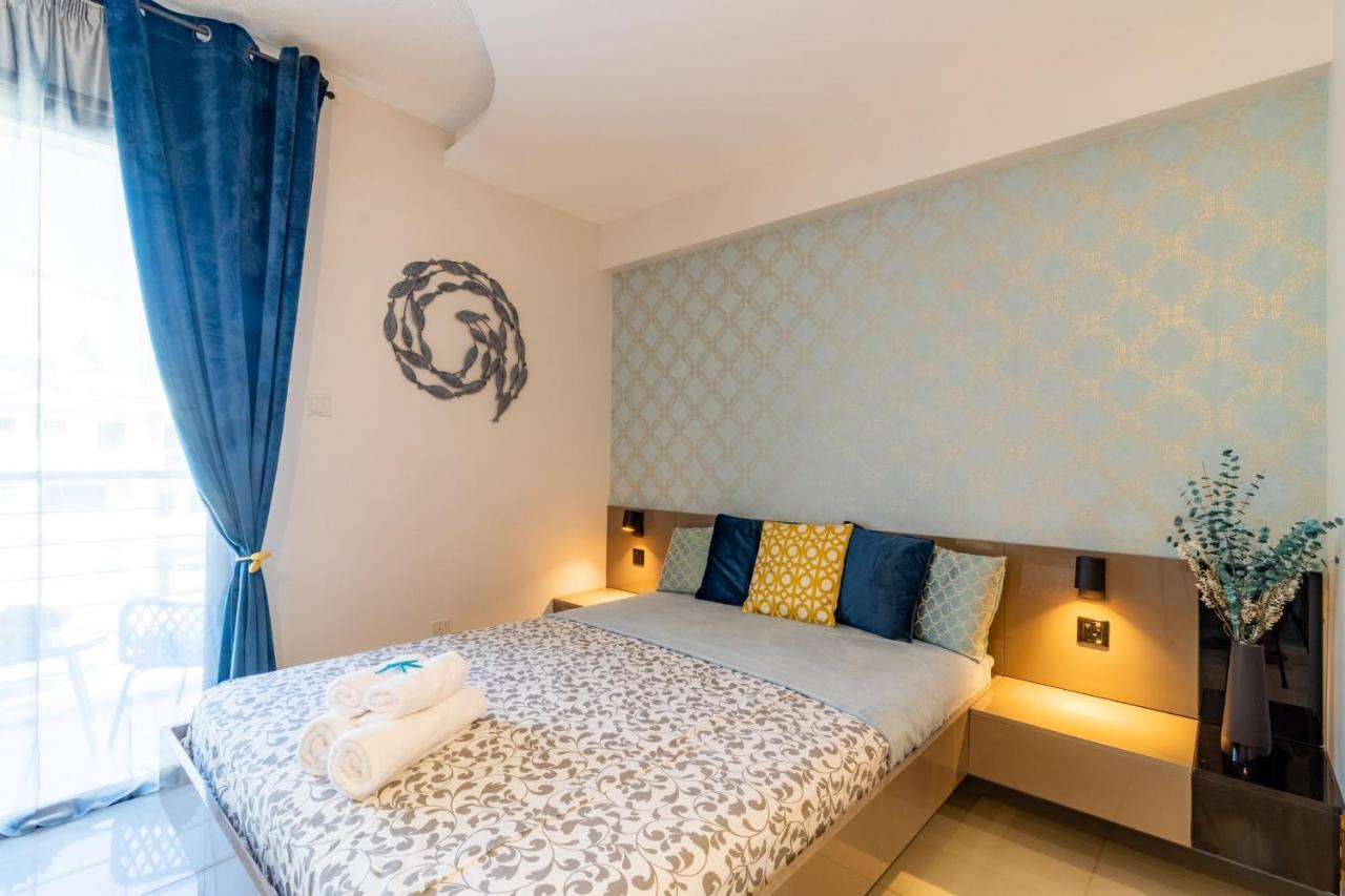 Light House - Seafront Cosy With Library Apartment